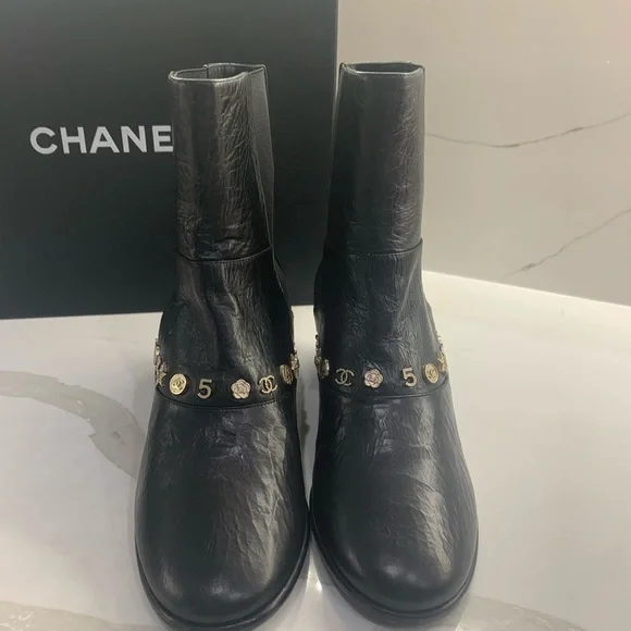 Chanel boots size 39 new black with gold - Picture 7 of 10